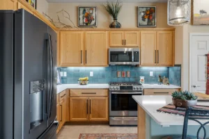 cabinet-painting-vs-replacement